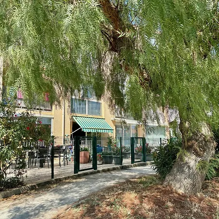 App 2 Couchages La Londe Les Maures Aparthotel *